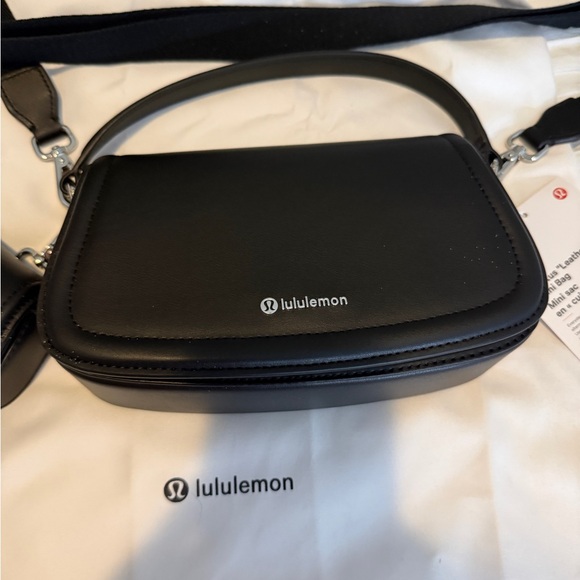 lululemon athletica Black Crossbody Bag - Picture 2 of 6